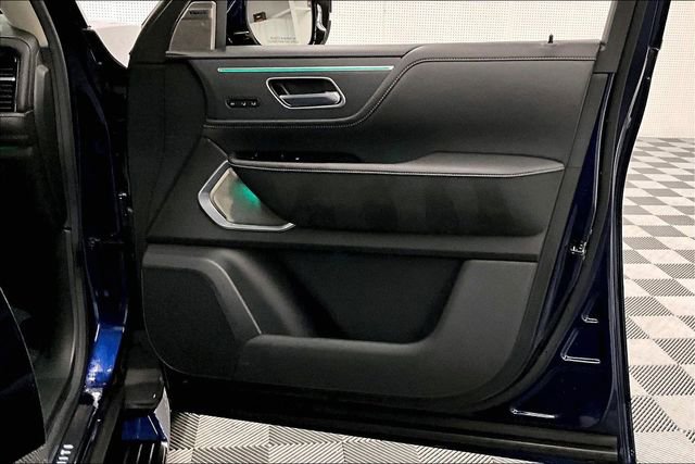 Used 2025 INFINITI QX80 Sensory image 22