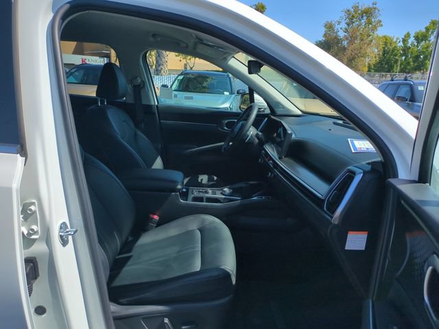 Certified 2025 Kia Sorento EX FWD image 31