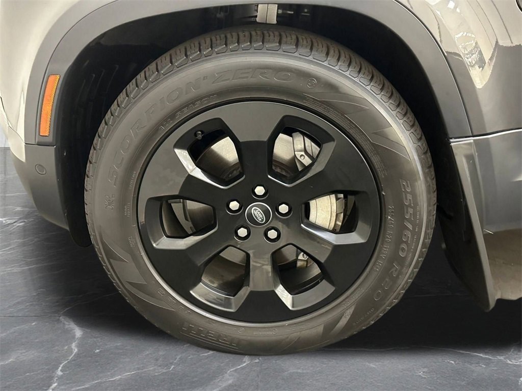 Used 2024 Land Rover Defender 130 S image 36