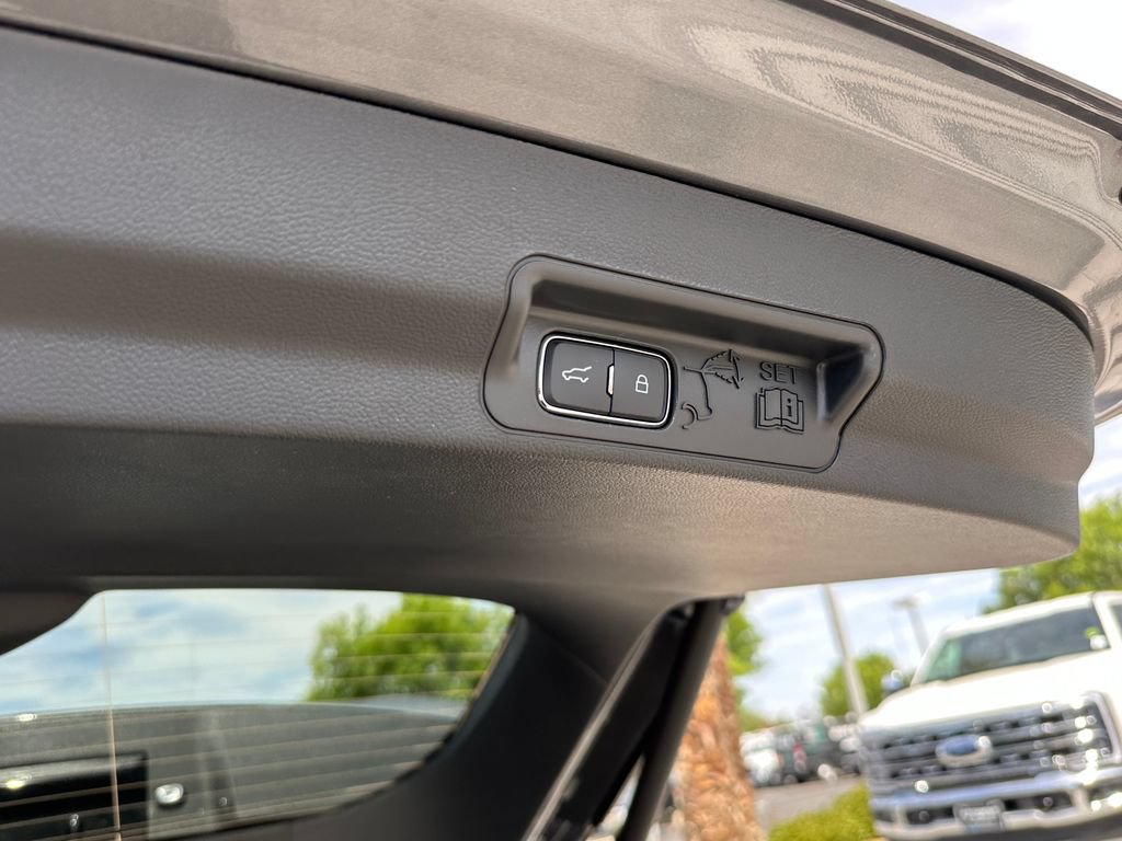 New 2026 Ford Explorer ST-Line w/ ST-Line Street Pack RWD image 22