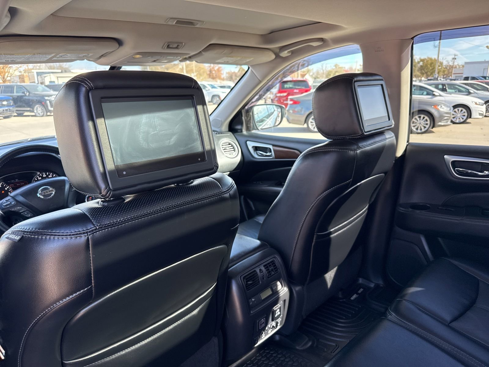 Used 2018 Nissan Pathfinder Platinum image 21