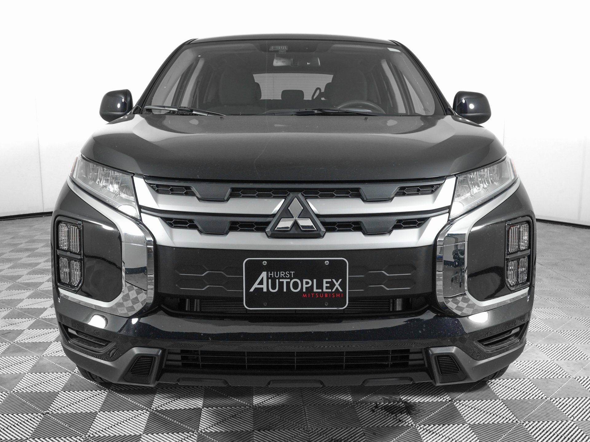 Used 2025 Mitsubishi Outlander Sport ES image 2