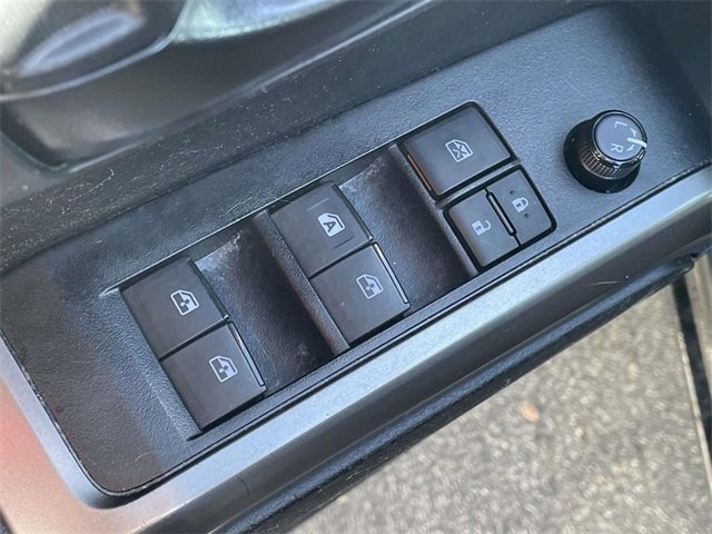 Used 2022 Toyota Tacoma SR5 w/ SR5 Appearance Package (SM) image 17