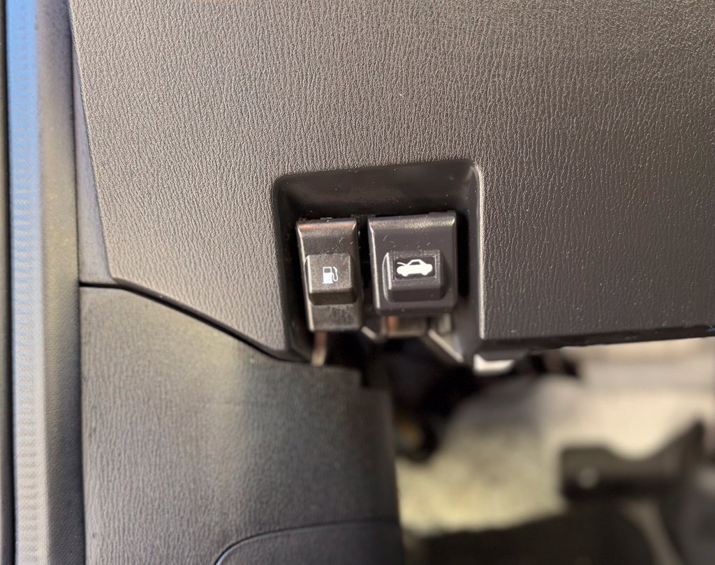 Used 2018 MAZDA CX-9 Touring w/ Touring Premium Package FWD image 32