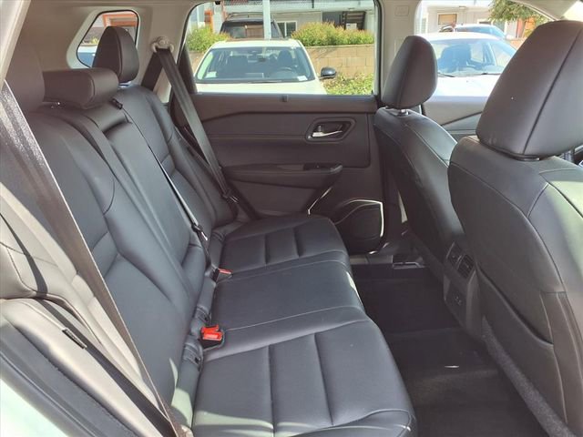 Used 2023 Nissan Rogue SV w/ SV Premium B Package FWD image 23