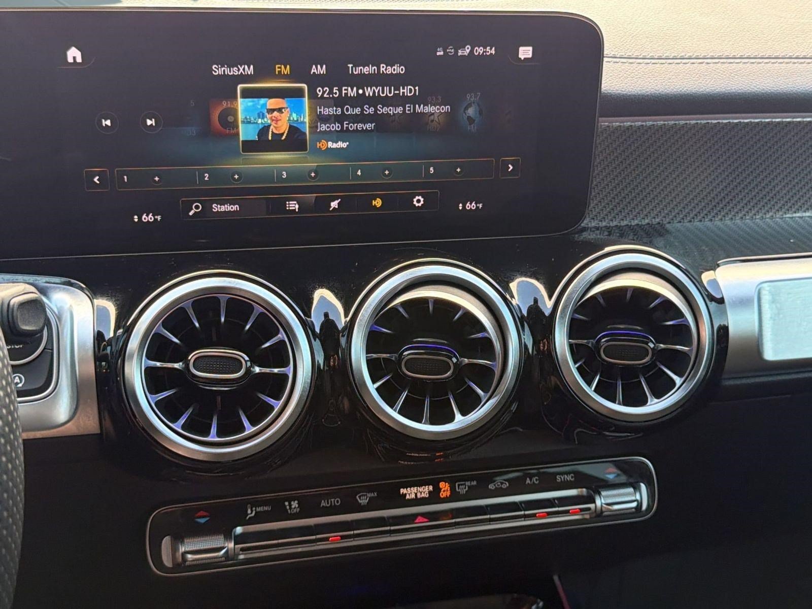 Used 2023 Mercedes-Benz GLB 35 AMG 4MATIC image 20