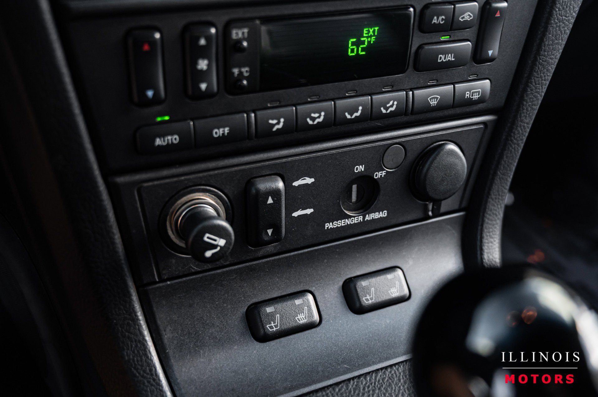 Used 2003 Ford Thunderbird Deluxe image 19