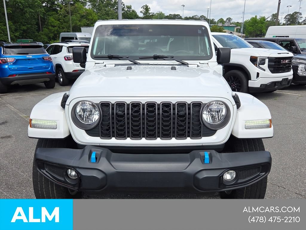 Used 2024 Jeep Wrangler Unlimited w/ Convenience Group AWD/4WD image 3