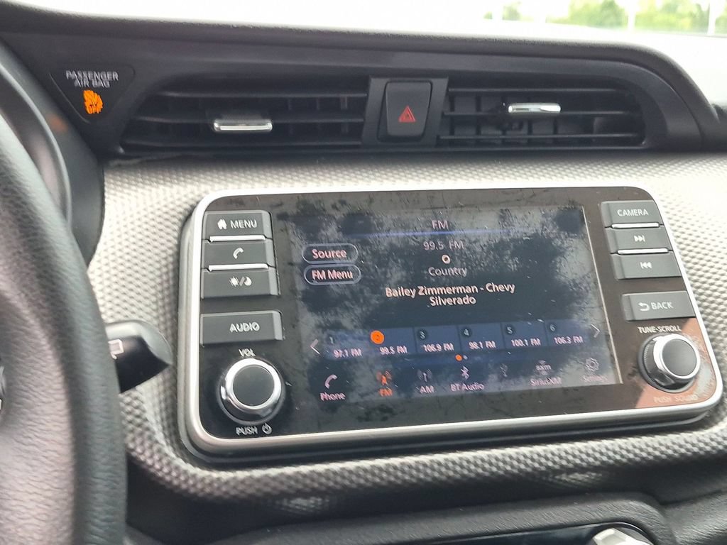 Used 2018 Nissan Kicks SV FWD image 17