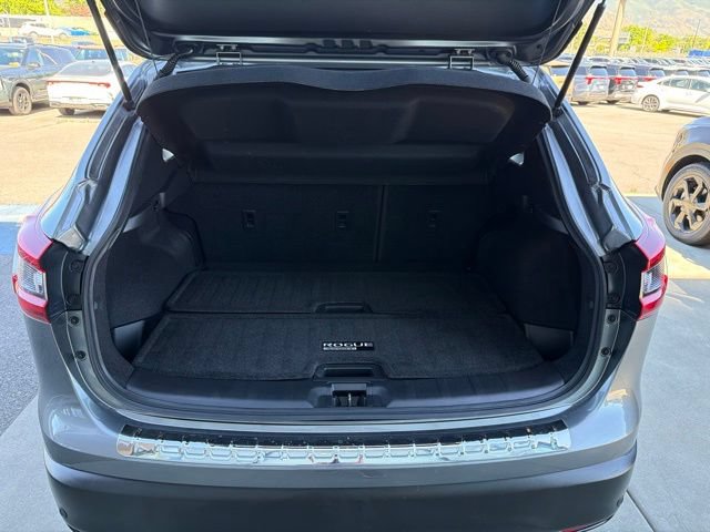 Used 2022 Nissan Rogue Sport SV w/ Technology Package AWD/4WD image 27