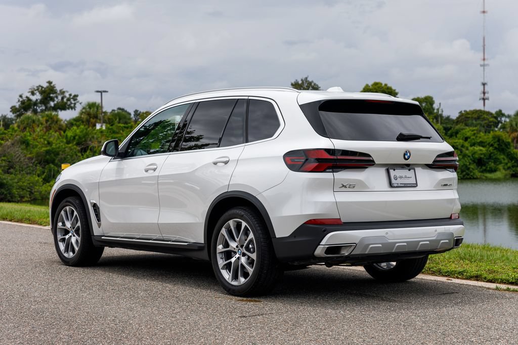 Used 2026 BMW X5 sDrive40i w/ Climate Comfort Package RWD image 5
