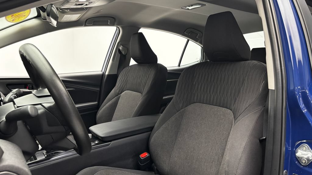 Used 2025 Toyota Camry LE FWD image 10