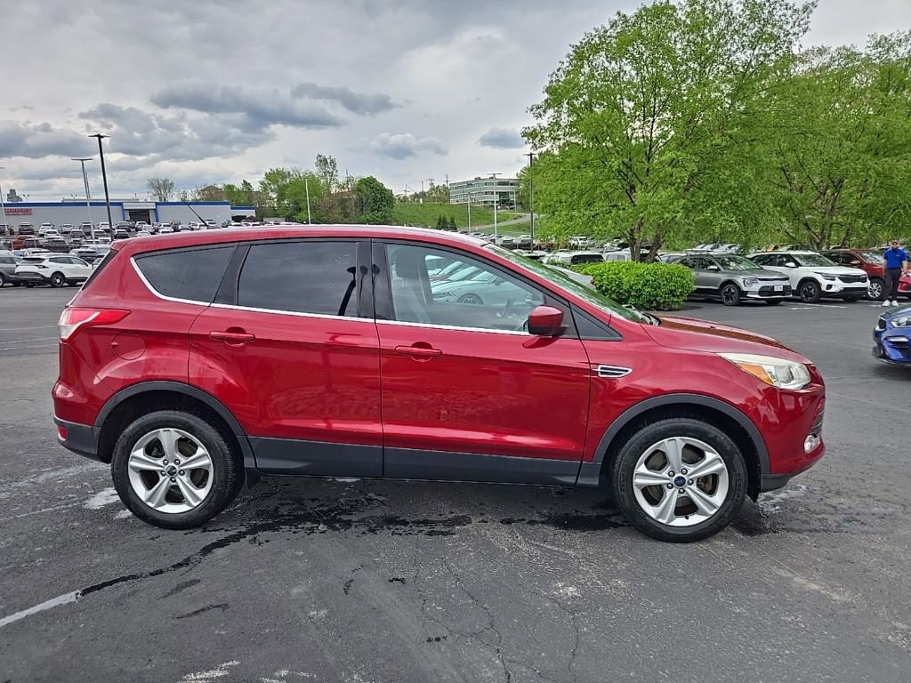 Used 2016 Ford Escape SE AWD/4WD image 2