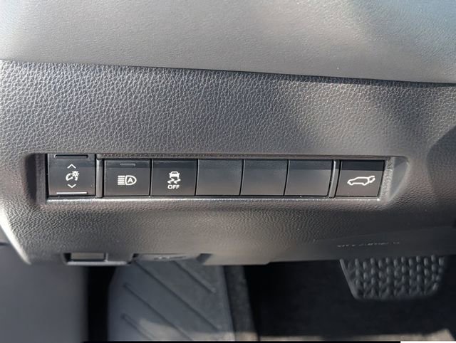 Used 2023 Toyota Venza XLE AWD/4WD image 23