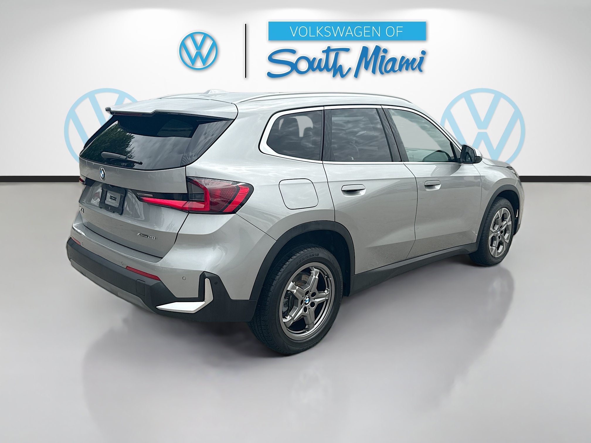Used 2023 BMW X1 xDrive28i AWD/4WD image 7