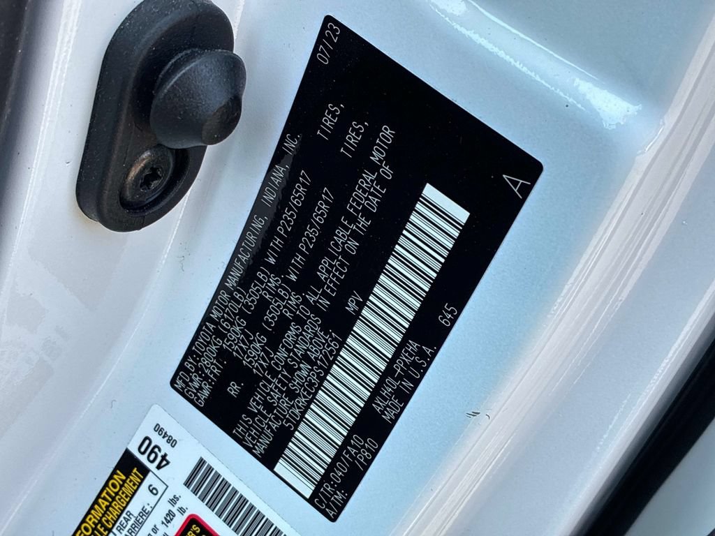 Used 2023 Toyota Sienna LE FWD image 24