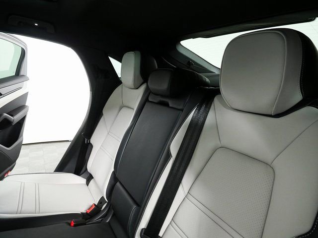 New 2026 Porsche Cayenne Coupe image 23