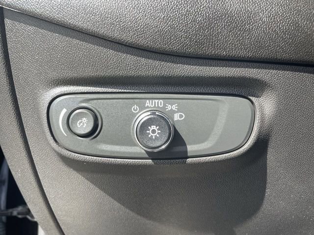 Used 2024 Chevrolet Equinox LS w/ Midnight Edition image 17