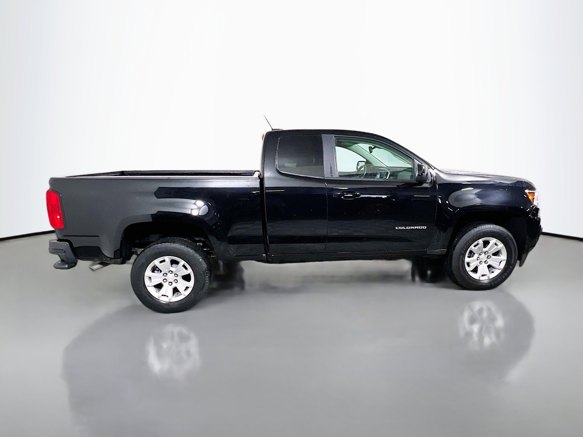 Used 2022 Chevrolet Colorado LT w/ Fleet Safety Package image 3