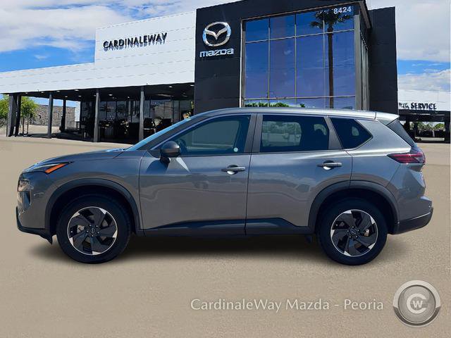 Used 2024 Nissan Rogue SV image 3