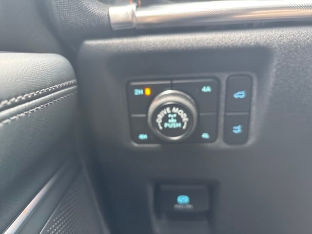 Used 2025 Ford Expedition Tremor image 17