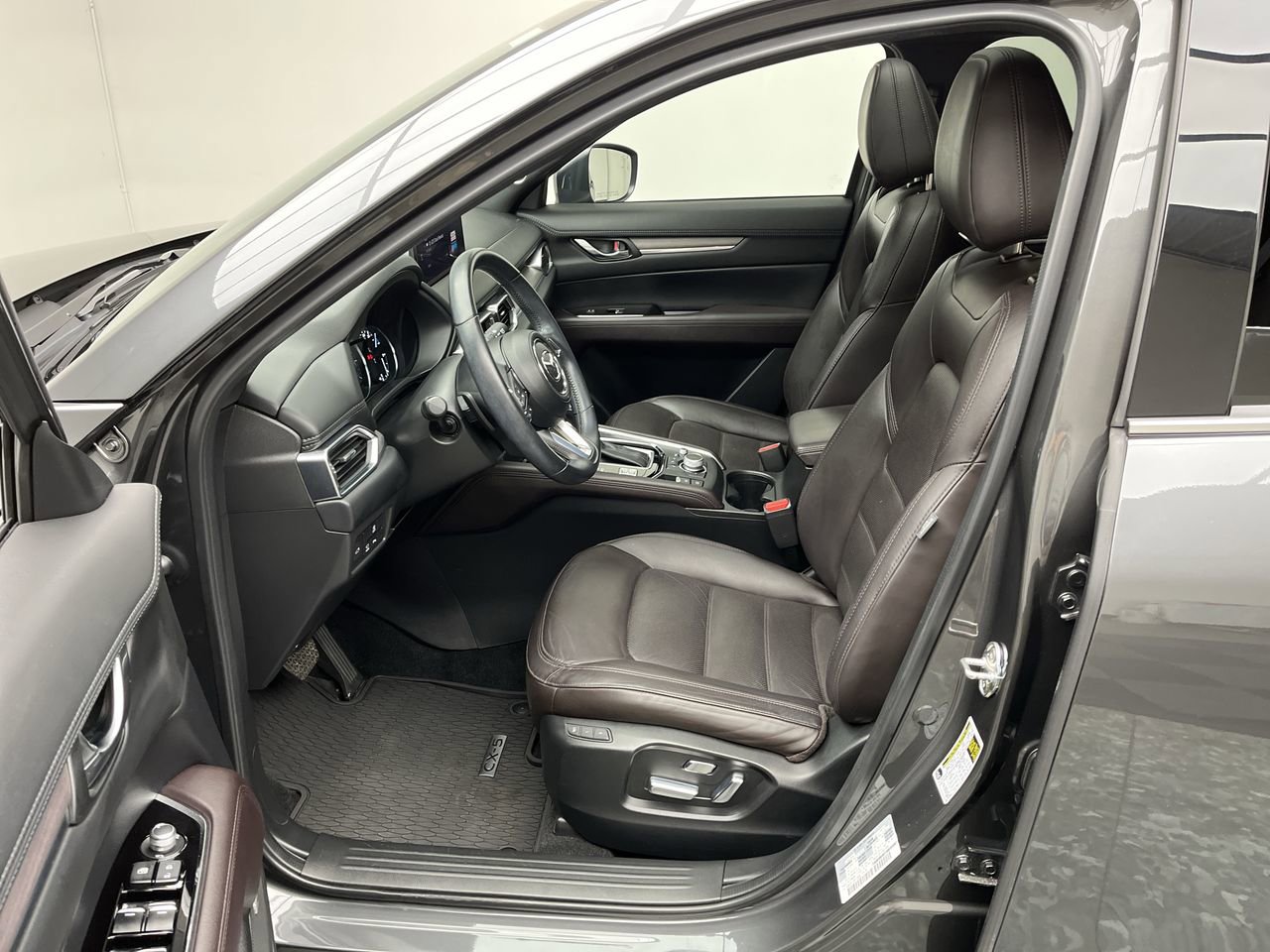 Certified 2023 MAZDA CX-5 Signature AWD/4WD image 3