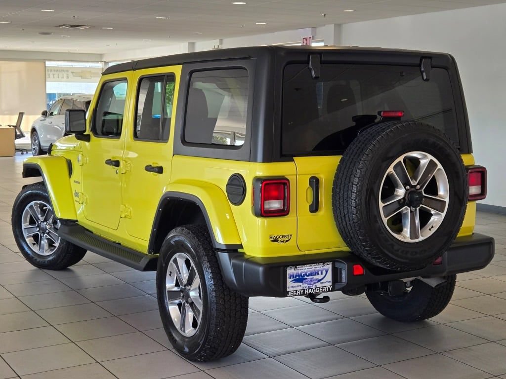Used 2023 Jeep Wrangler Unlimited Sahara w/ Cold Weather Group AWD/4WD image 14