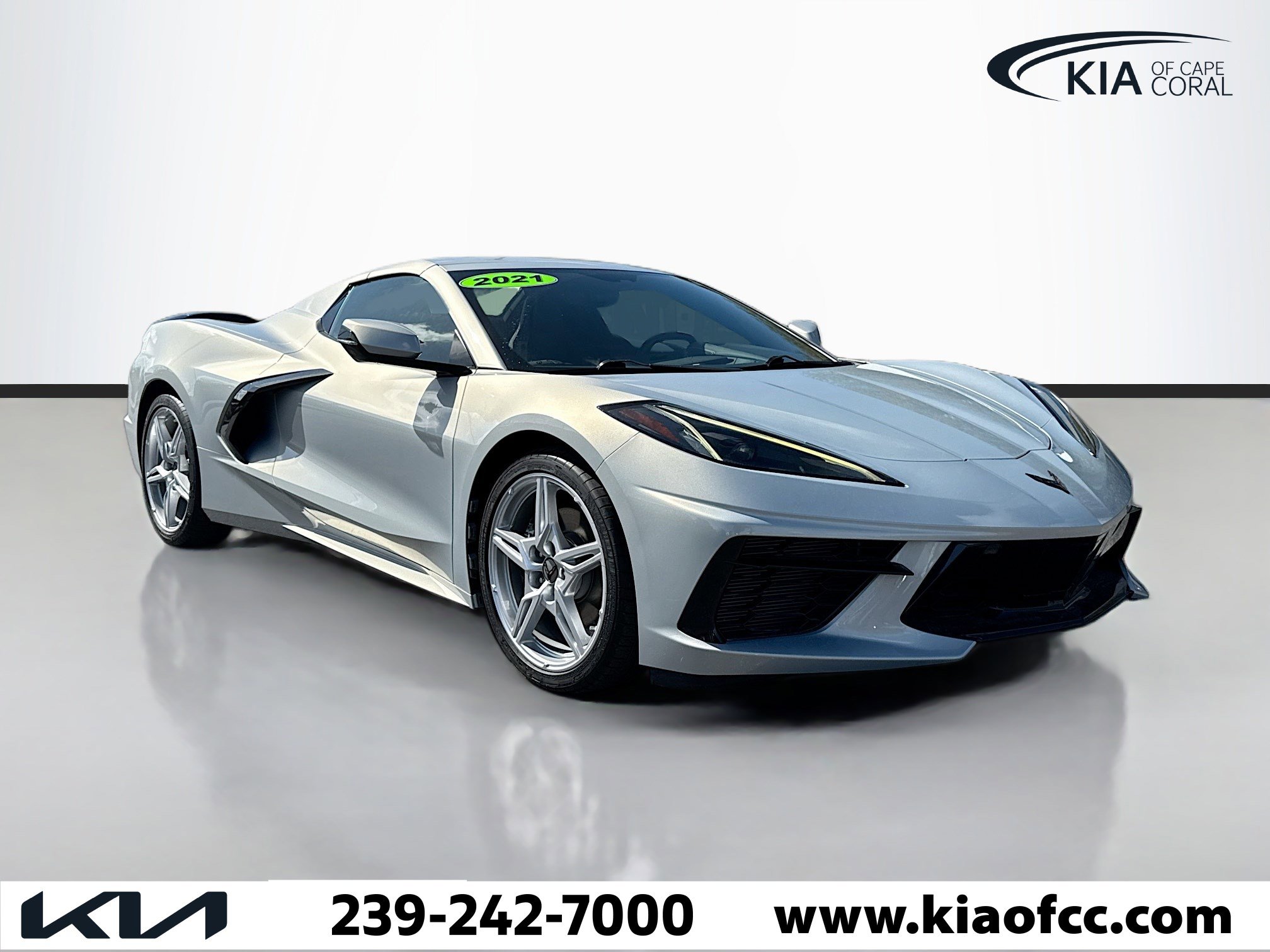 Used 2021 Chevrolet Corvette Stingray Convertible w/ 1LT image 1