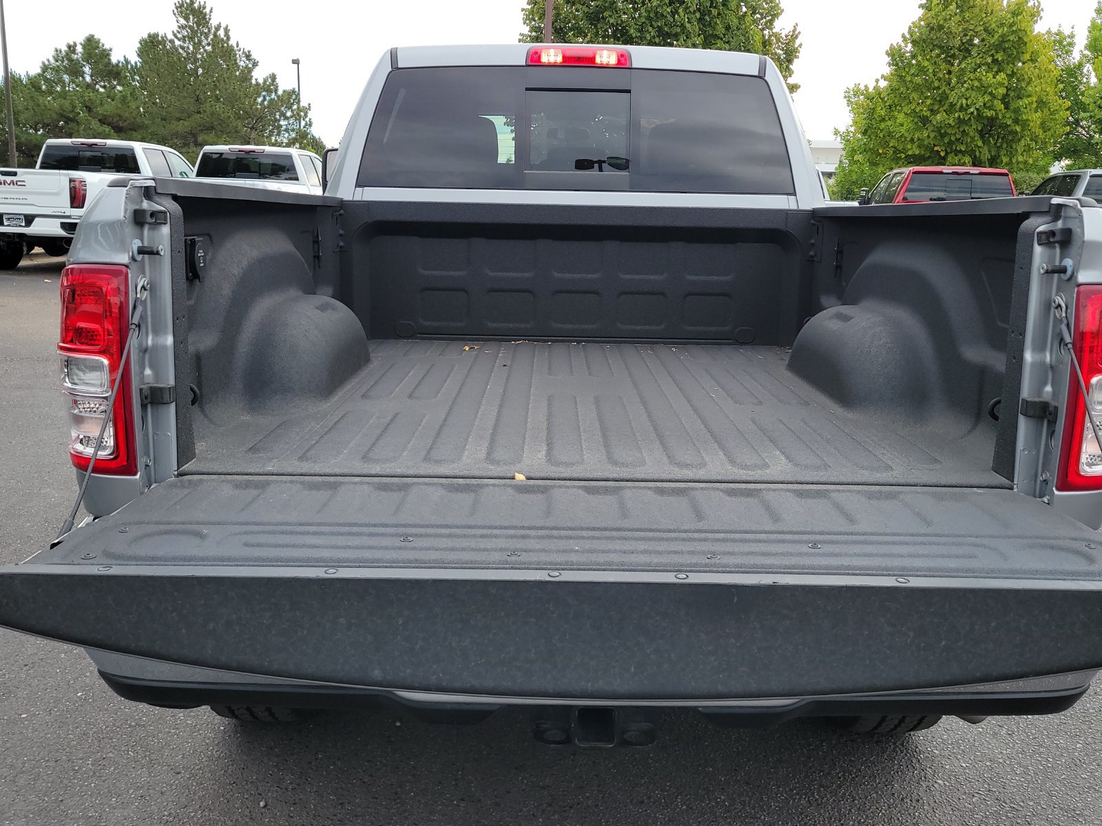 Used 2024 RAM 2500 Tradesman w/ Chrome Appearance Group AWD/4WD image 13