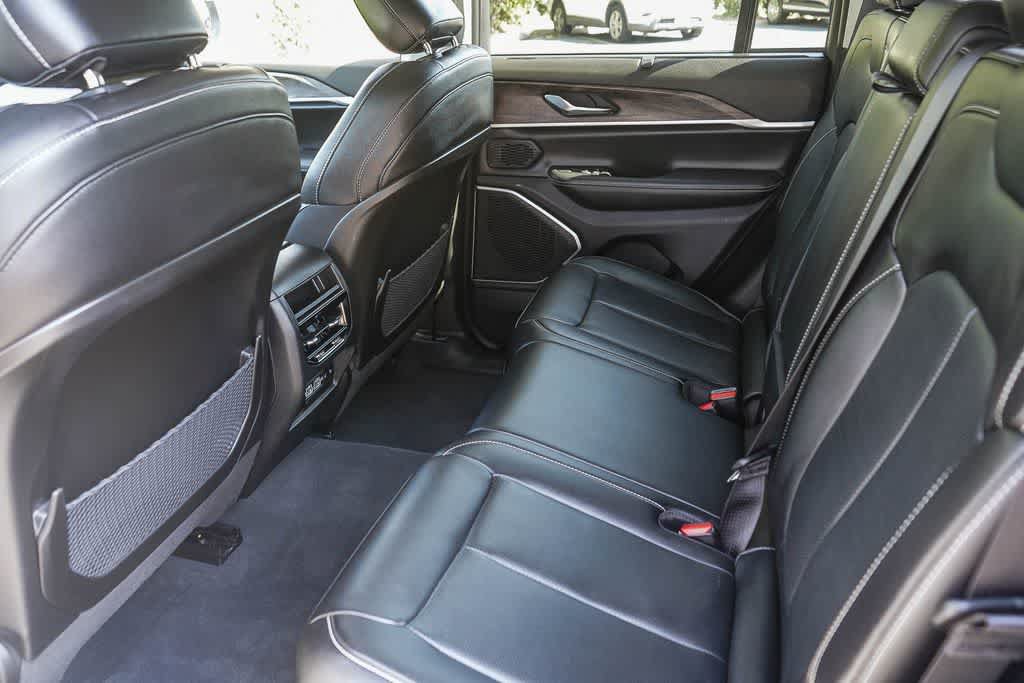 Used 2022 Jeep Grand Cherokee Limited 4xe w/ Luxury Tech Group II AWD/4WD image 18
