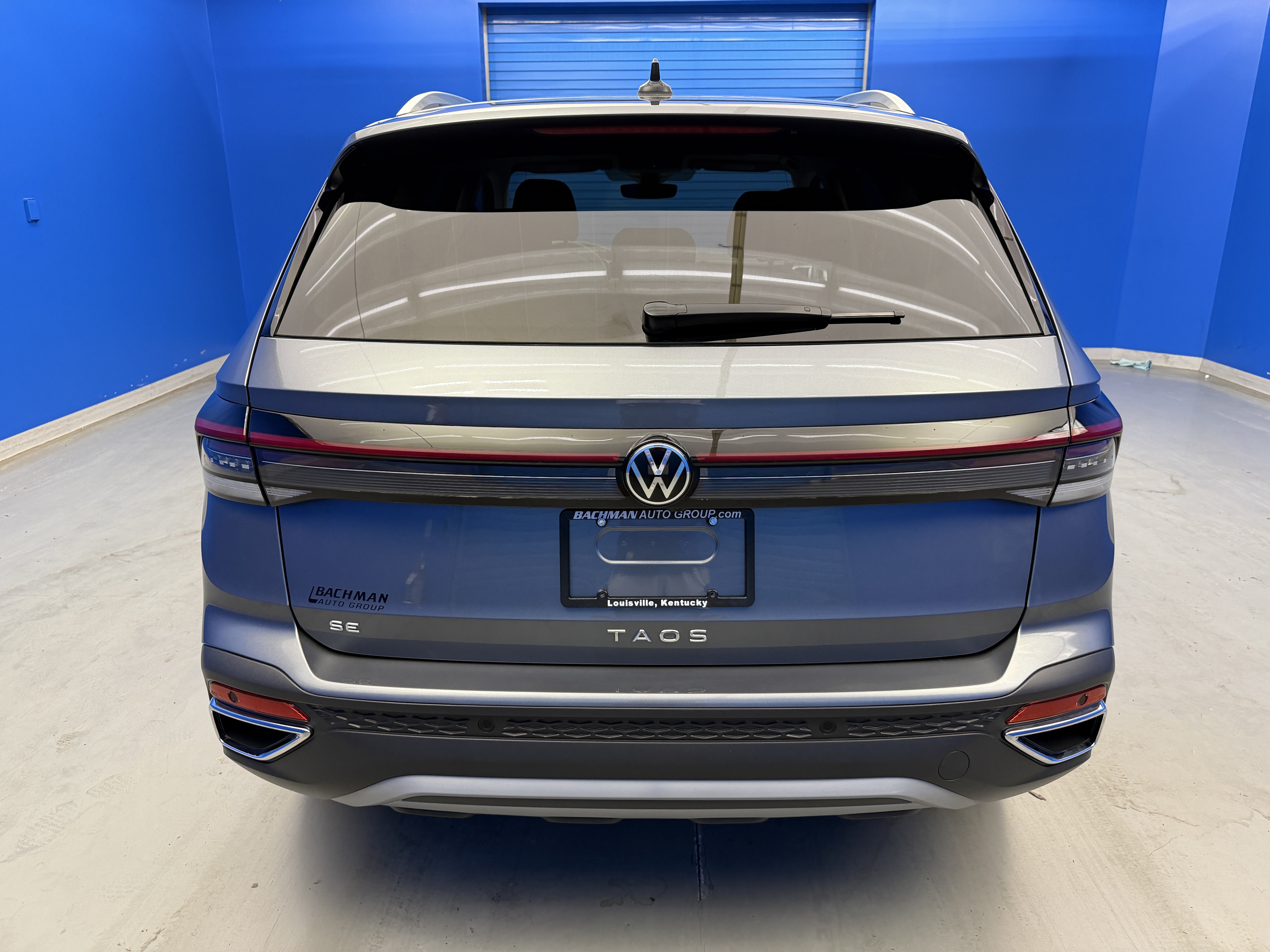 Certified 2025 Volkswagen Taos SE w/ Panoramic Sunroof Package FWD image 6