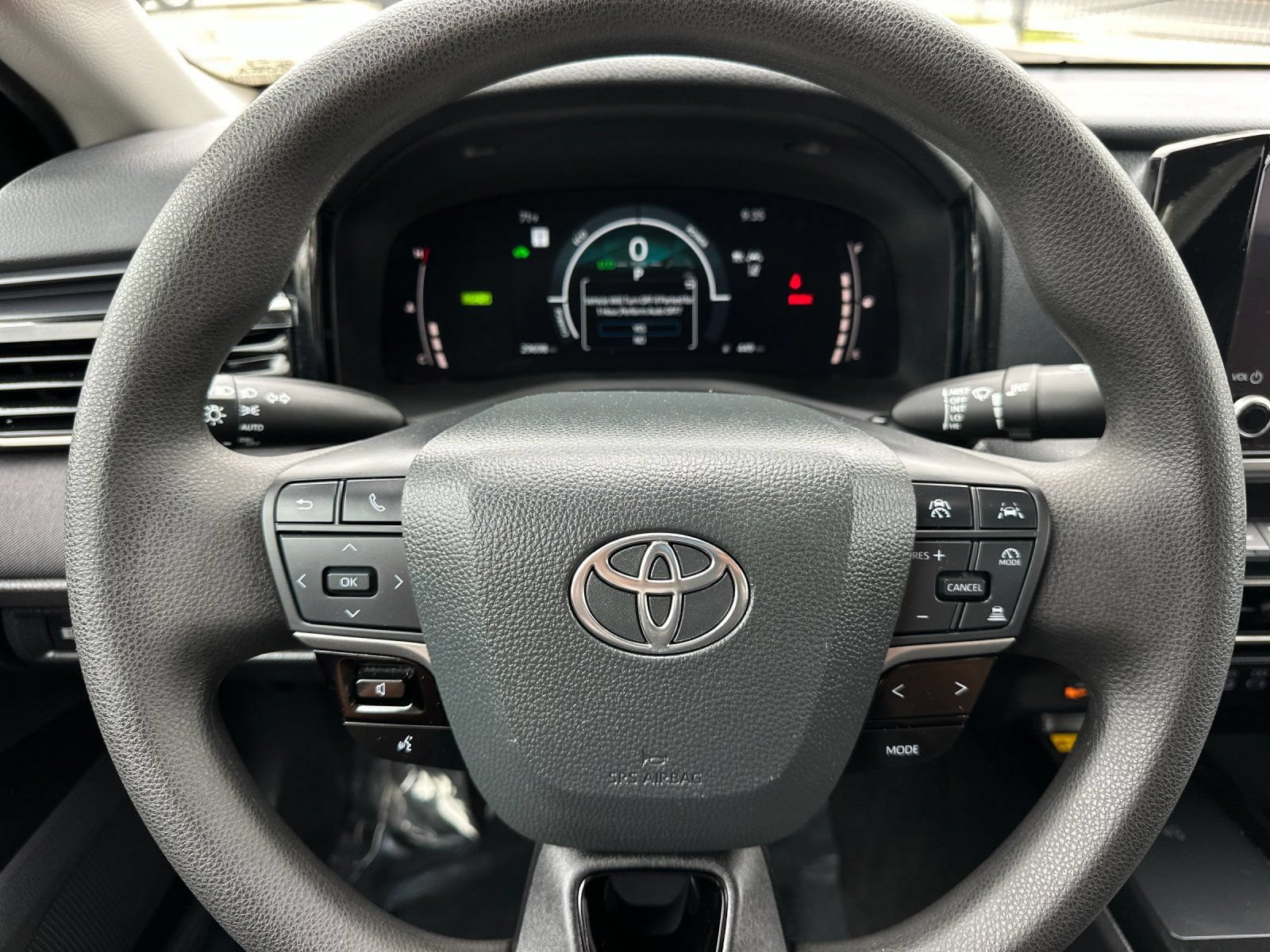 Used 2025 Toyota Camry LE FWD image 20