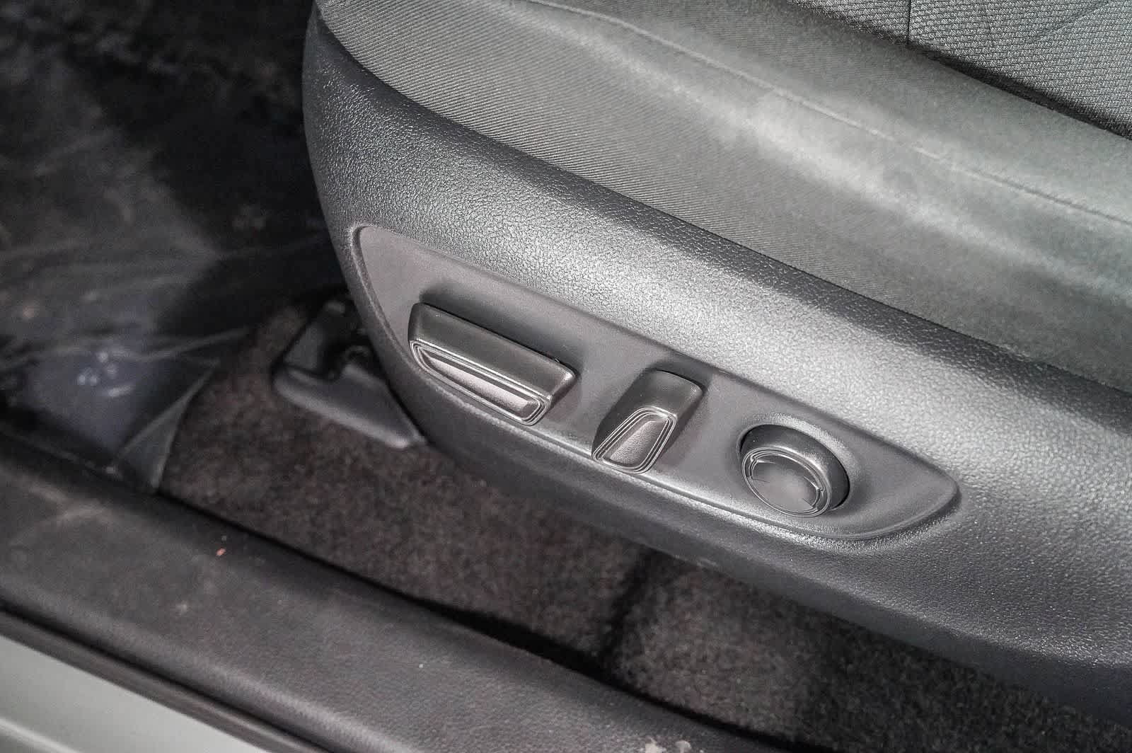 Certified 2021 Toyota RAV4 XLE FWD image 23