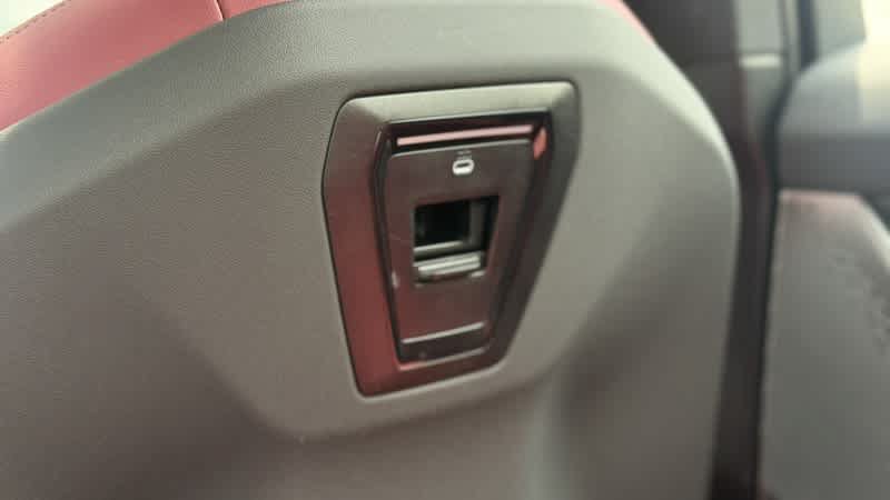 Certified 2025 BMW 530i RWD image 24