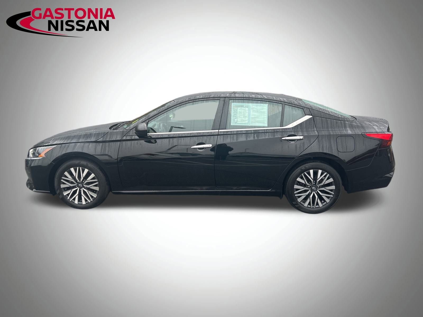 Used 2024 Nissan Altima 2.5 SV image 10