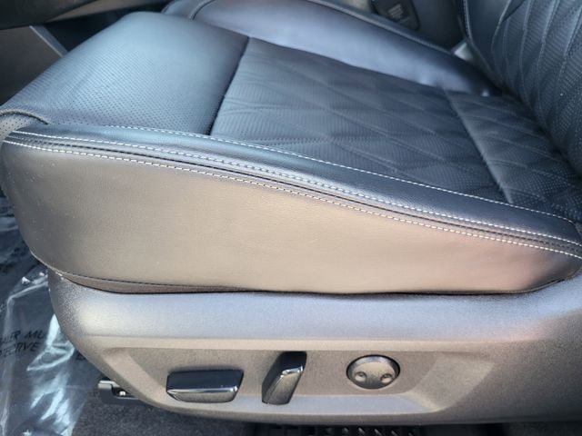 Certified 2024 Nissan Rogue Platinum w/ Platinum Premium Package AWD/4WD image 16