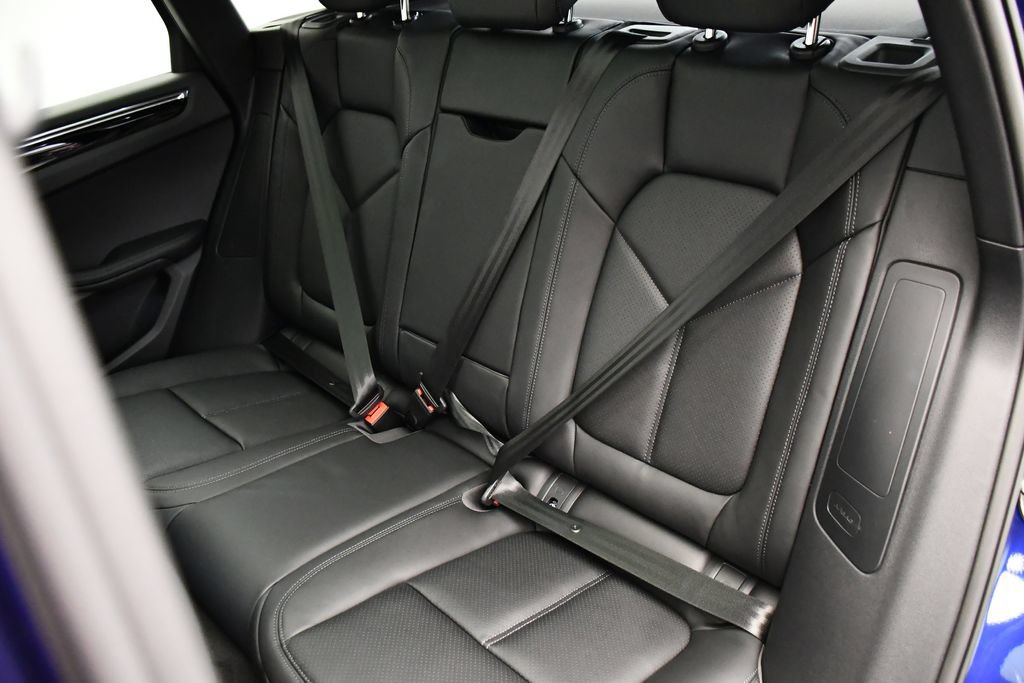 Certified 2026 Porsche Macan AWD/4WD image 46
