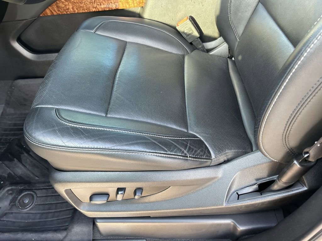 Used 2019 Chevrolet Suburban Premier image 22