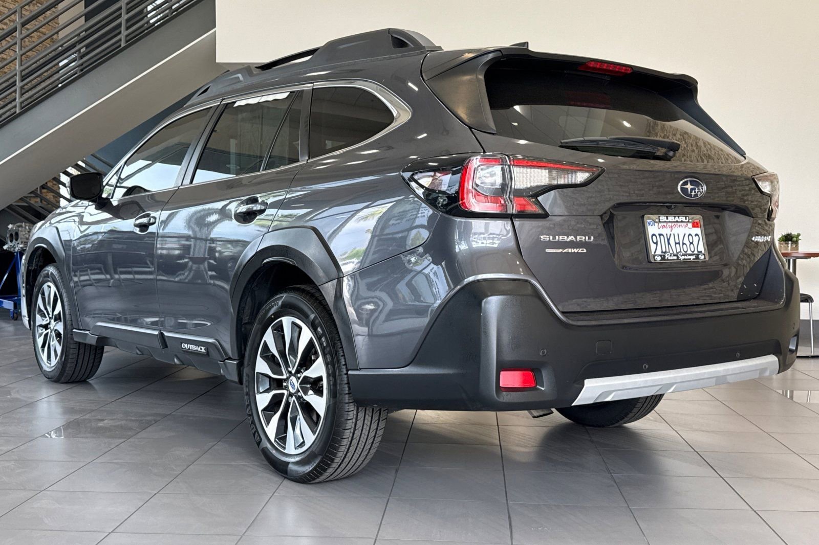 Certified 2023 Subaru Outback Limited AWD/4WD image 3