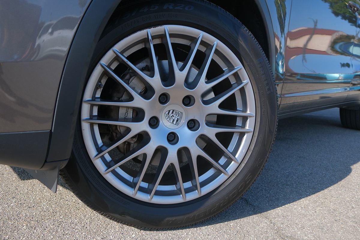 Used 2015 Porsche Cayenne S AWD/4WD image 48