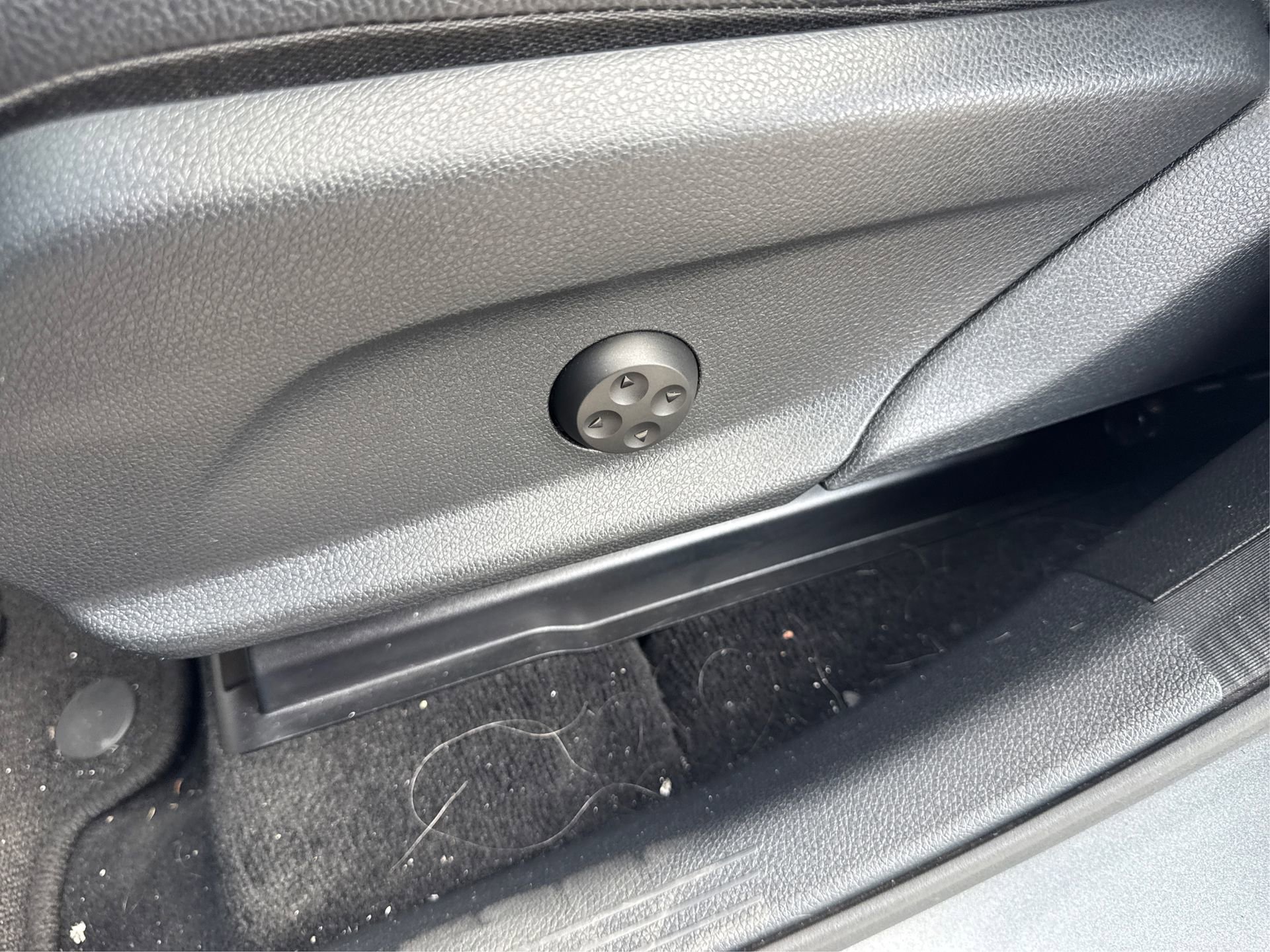 Used 2019 Mercedes-Benz GLC 300 image 24