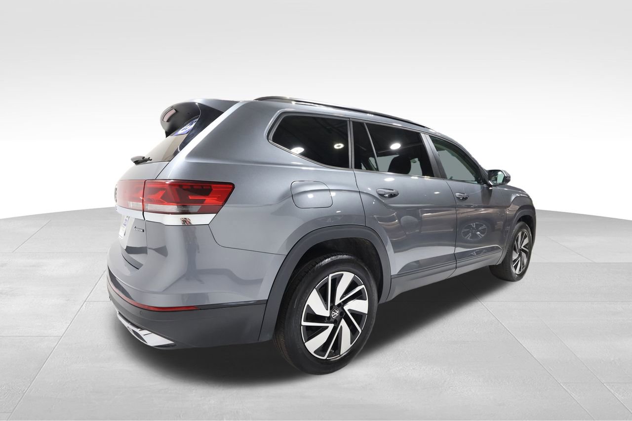 Used 2025 Volkswagen Atlas SE image 4