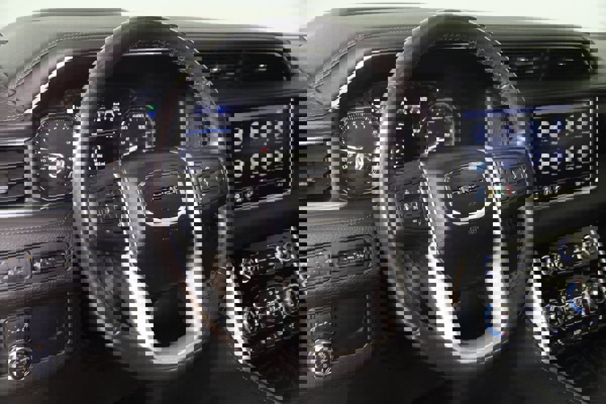 Used 2021 GMC Yukon Denali w/ Denali Premium Package image 6