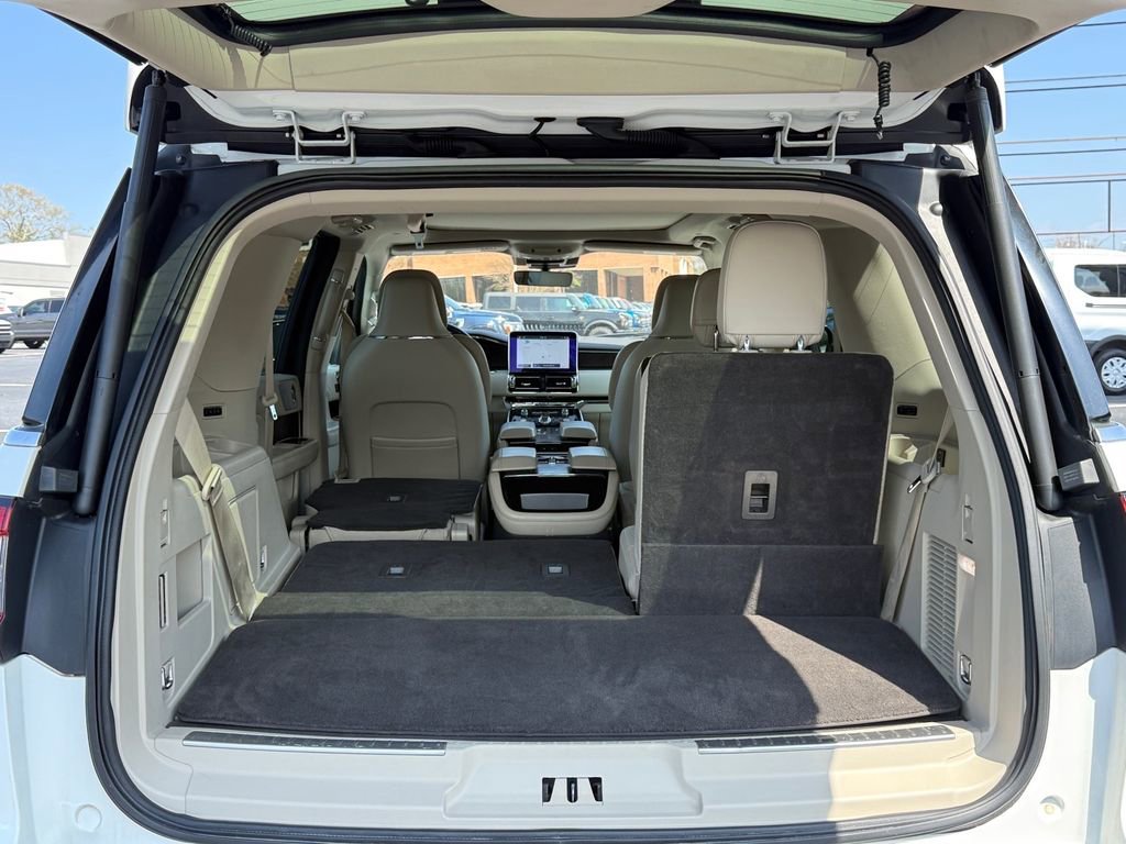 Used 2020 Lincoln Navigator Reserve w/ Equipment Group 208A Reserve image 17