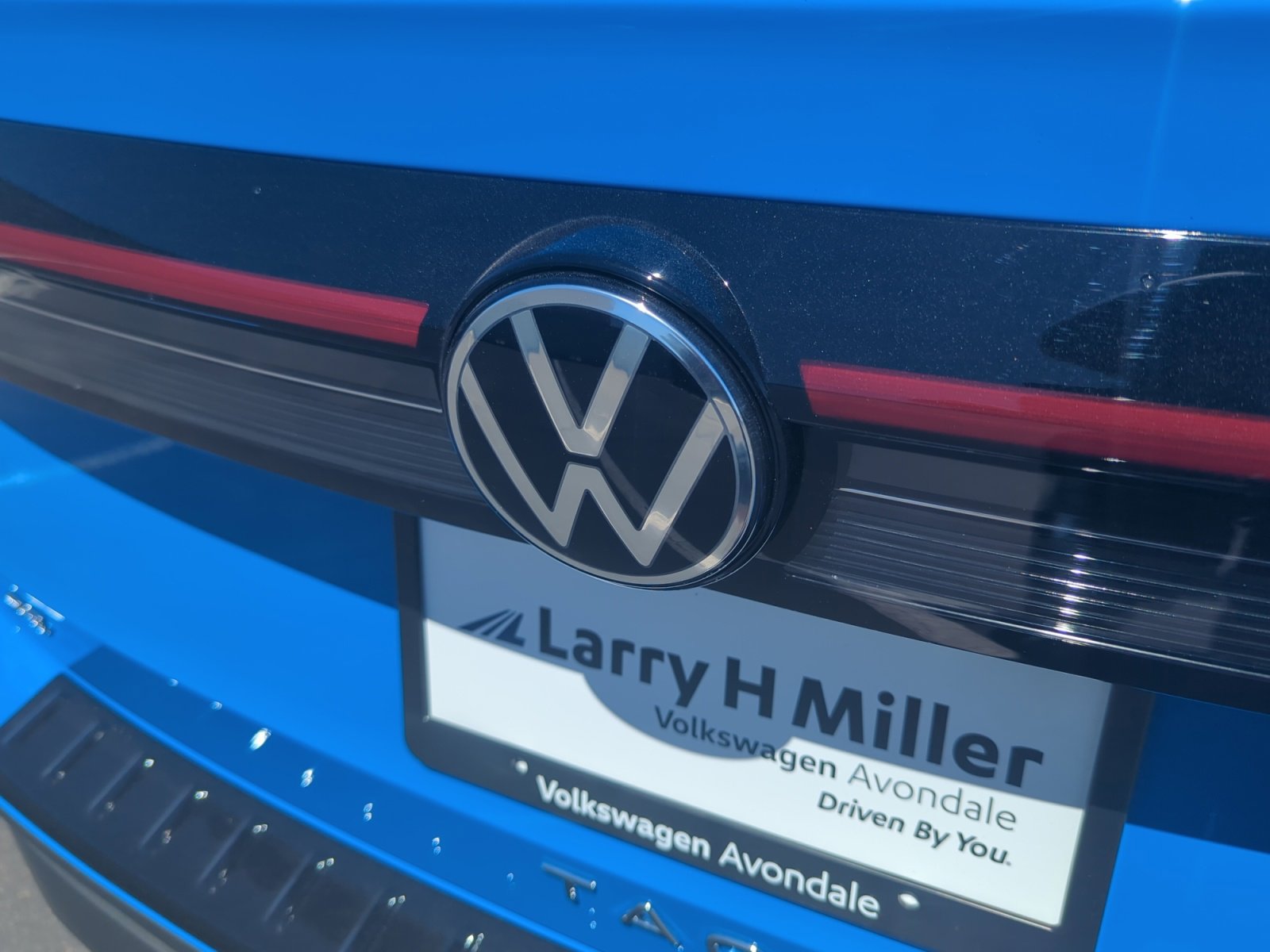 New 2025 Volkswagen Taos SE image 23