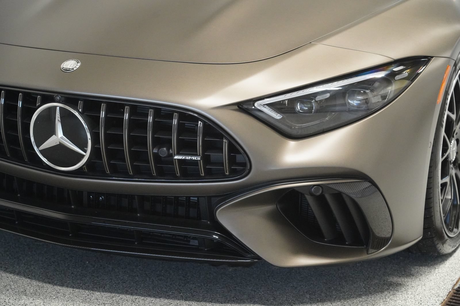 Certified 2025 Mercedes-Benz SL 63 AMG S e Performance 4MATIC image 9