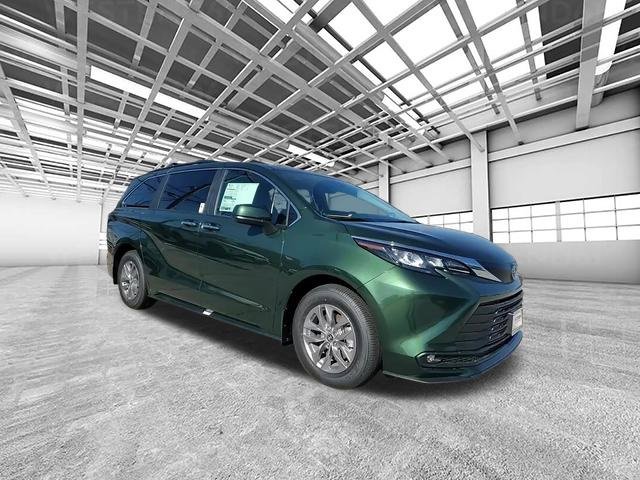 Used 2025 Toyota Sienna XLE