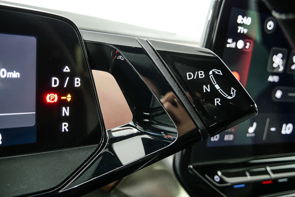 Used 2024 Volkswagen ID.4 2WD image 21