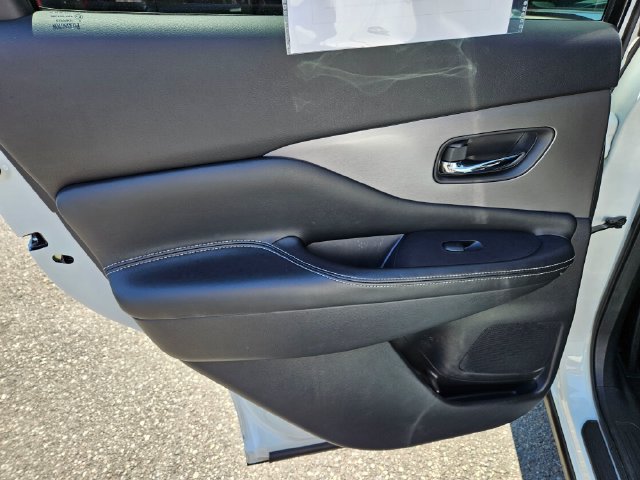 Used 2024 Nissan Murano SV AWD/4WD image 20