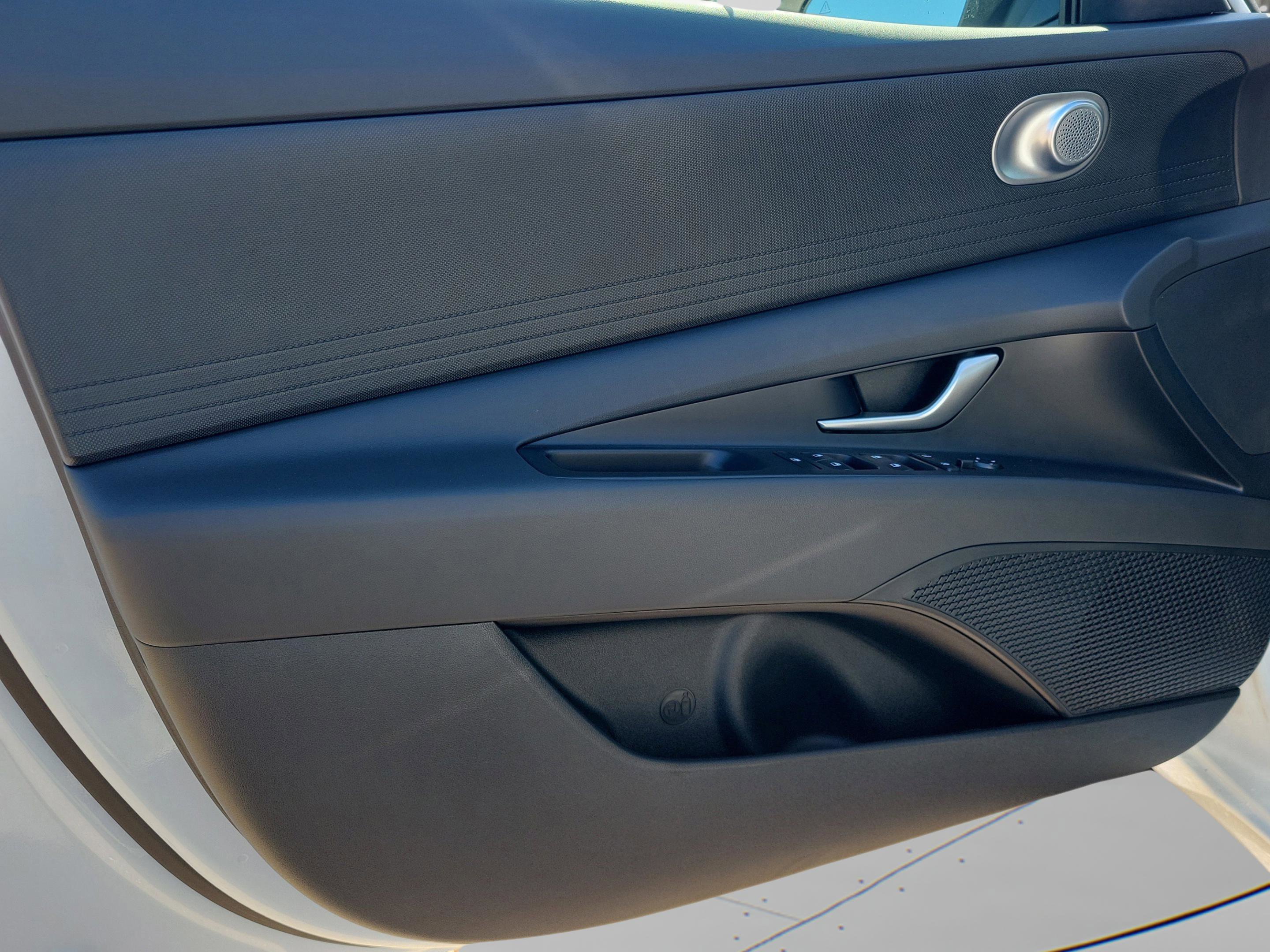 New 2026 Hyundai Elantra Blue image 17